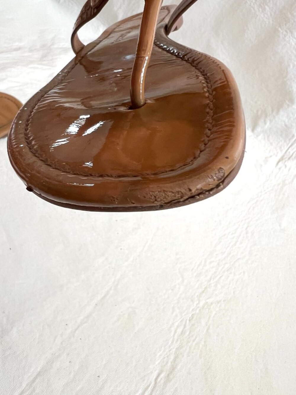 Tory Burch sandals miller flat flip flop tan patent leather size 8 monogram - Picture 11 of 12